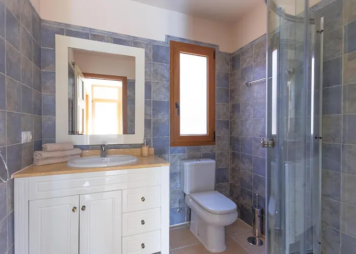 With Pool, Luxury Scape In Apartament