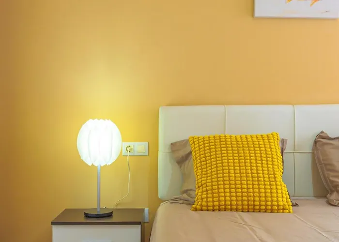 With Pool, Luxury Scape In Apartament