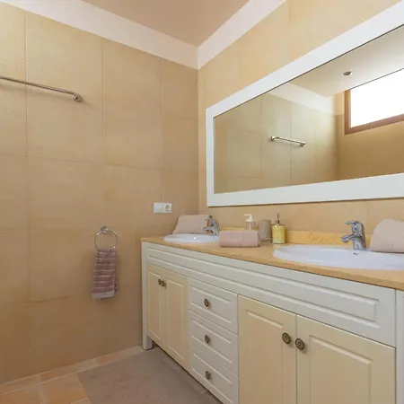 With Pool, Luxury Scape In *